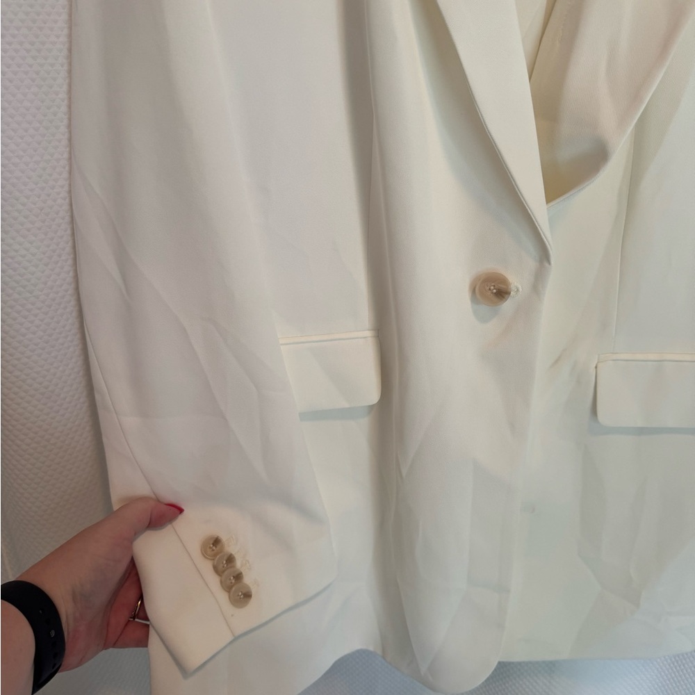 White Zara Blazer with Button Detail - Picture 2 of 4